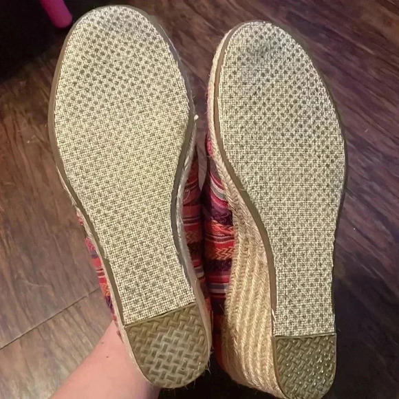 Tom Wedges - Picture 4 of 6